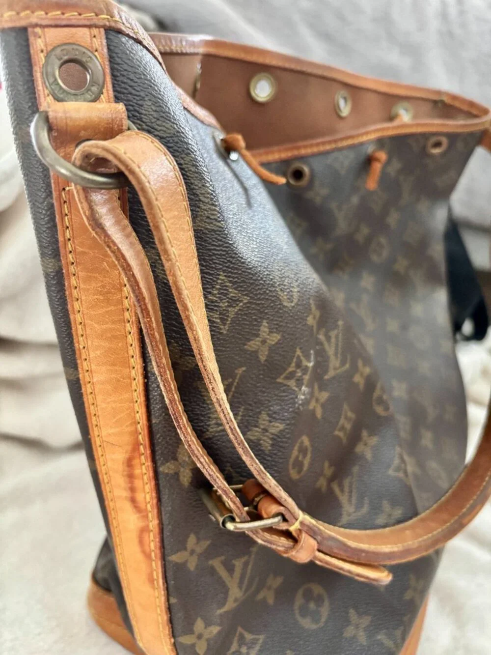 Vintage 1999 Louis Vuitton Monogram Noé Bucket Bag (M42224)
